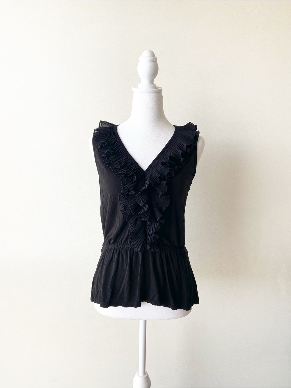 White House Black Market Black Ruffle V-Neck Sleeveless Top Size S